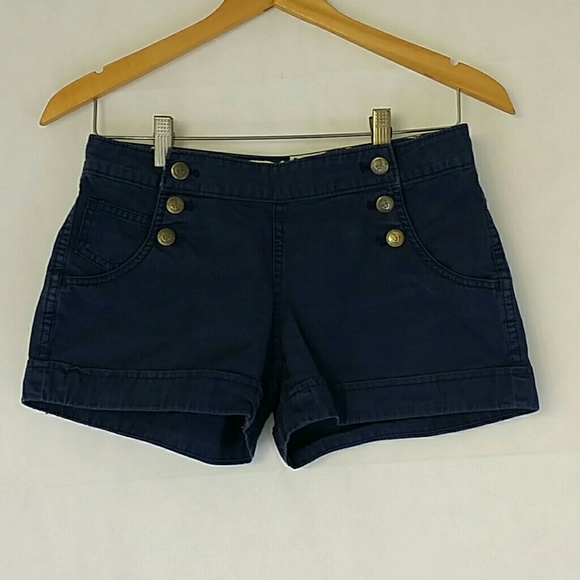 Vineyard Vines Pants - Vineyard Vines navy blue button detail shorts